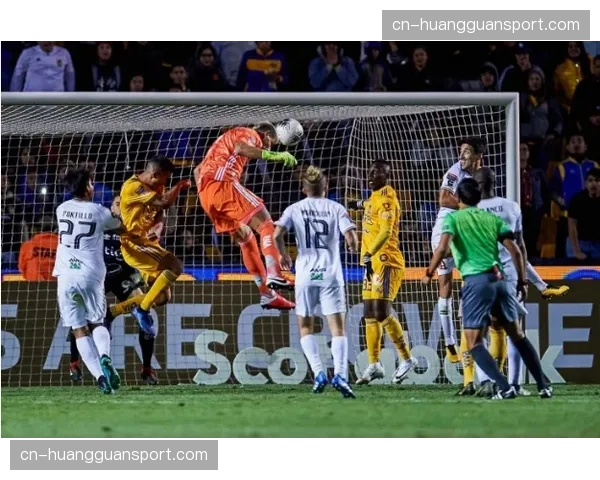 武汉三镇2-1绝杀青岛海牛，恩里克第91分钟完成头球绝杀