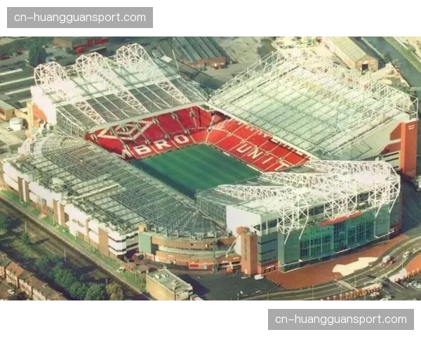 消息：老特拉福德球场引进新型草坪监测系统，旨在降低球员伤病率